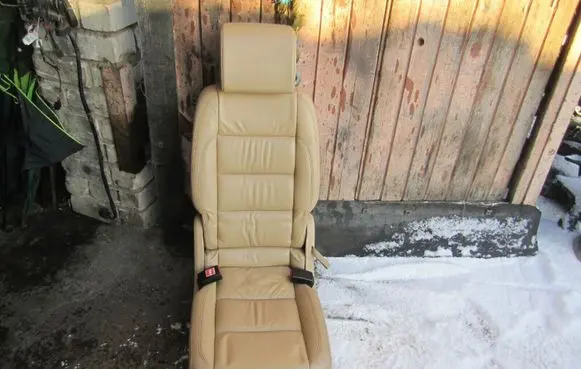 Rear seat