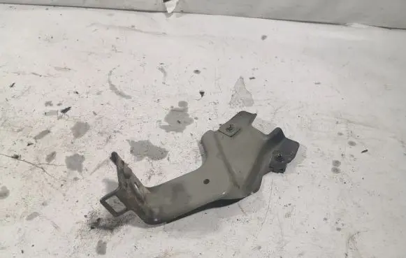 Opel Insignia A Fender mounting bracket 0739