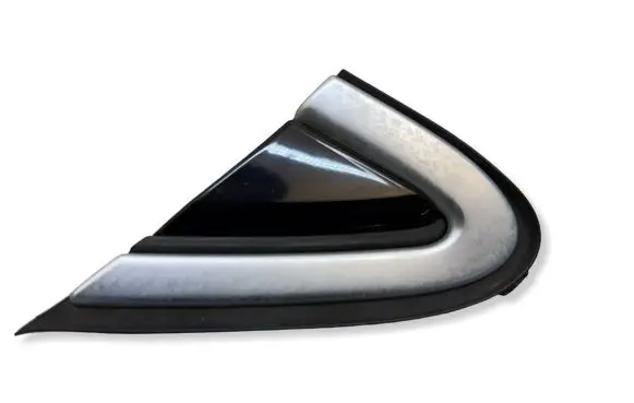 Volvo V40 Front door glass trim molding 31349229