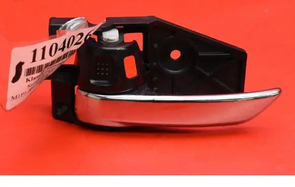 Suzuki Grand Vitara II Front door interior handle