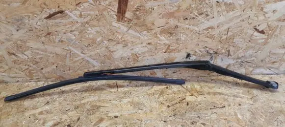 Windshield/front glass wiper blade
