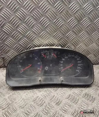 Volkswagen PASSAT B5 Speedometer (instrument cluster) 3b0919861b