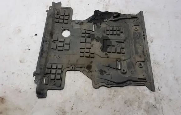 Mercedes-Benz GLE W167 Engine splash shield/under tray A1675200700