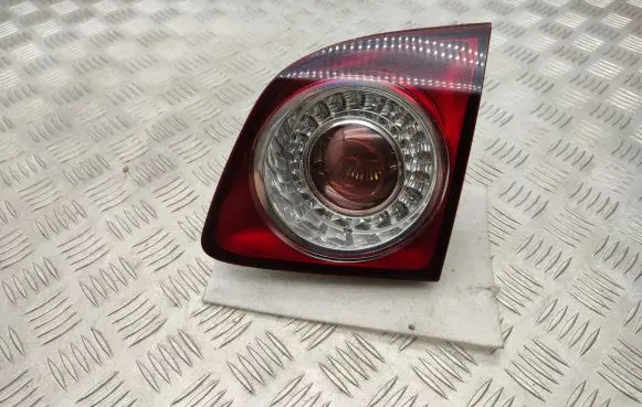 Volkswagen Golf Plus Tailgate rear/tail lights 5M0945094S