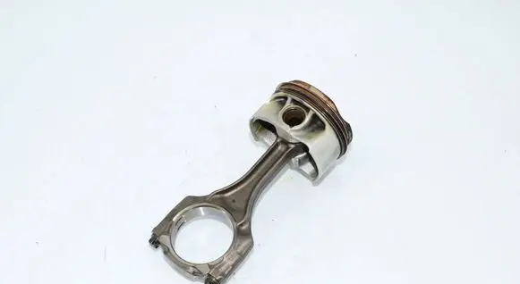 BMW X5 F15 Piston with connecting rod 8607933 11258607933 11247843237