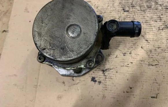 Renault Laguna II Vacuum pump 72238908 03T059011B