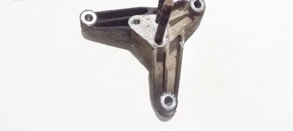 Mitsubishi Carisma Engine mounting bracket mr222150