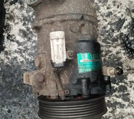 Volkswagen PASSAT B4 Air conditioning (A/C) compressor (pump) 3798507345