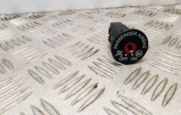 Passenger airbag on/off switch