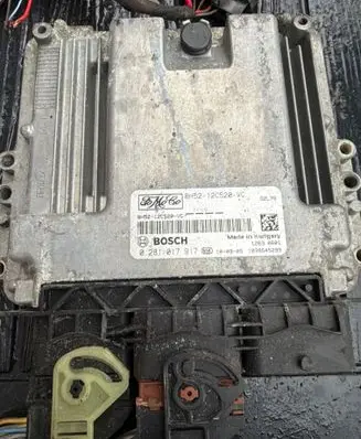 Land Rover Freelander 2 - LR2 Engine control unit/module BH5212C520VC 0281017917