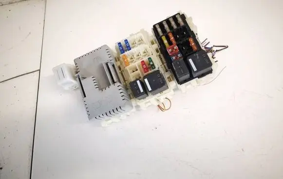 Ford Mondeo MK IV Fuse box set bs7t14k131aa bs7t-14k131-aa