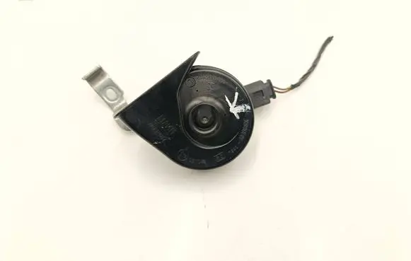 BMW 2 F46 Horn signal 7492891 015112021 1121L15