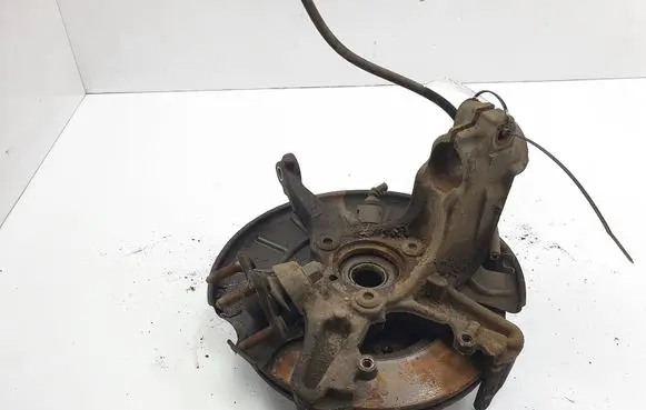 Skoda Octavia Mk2 (1Z) Front wheel hub spindle knuckle