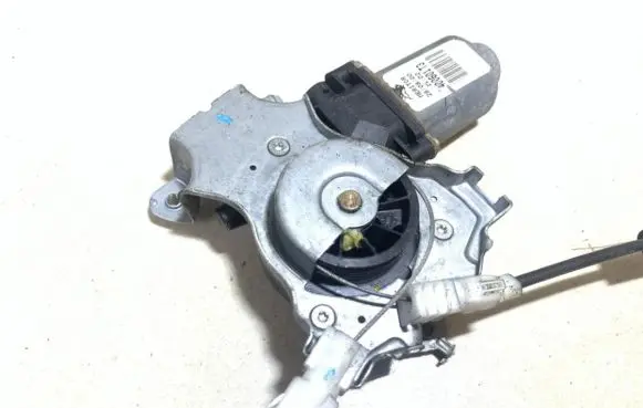Nissan Almera N16 Front door window regulator motor 400601t3