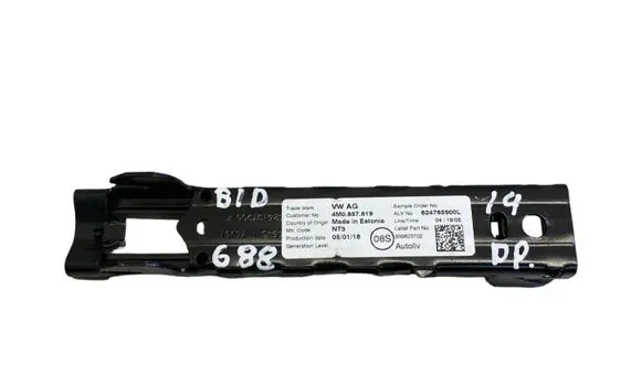 Volkswagen Tiguan Allspace Seat belt height adjuster 4M0857819 624765900L 639623702