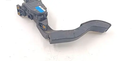 Volkswagen PASSAT B5 Accelerator throttle pedal 8D1729523G