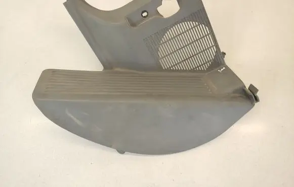 Foot area side trim