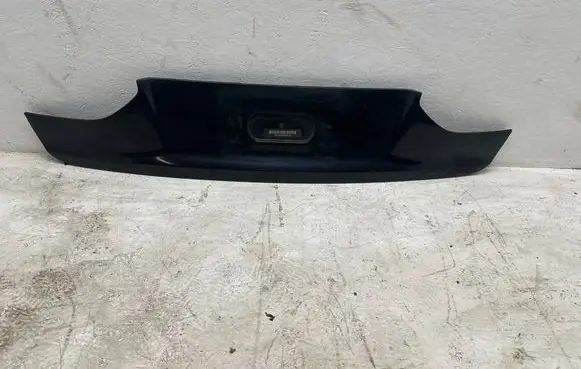 BMW 7 G11 G12 Tailgate trim 7379945 72758411