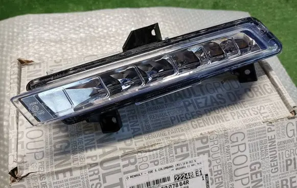 Renault Clio IV LED Daytime headlight 266007864RDANEK 266007864R