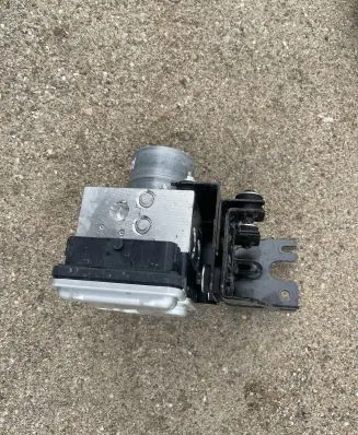Nissan Qashqai ABS Pump 476606UC0A