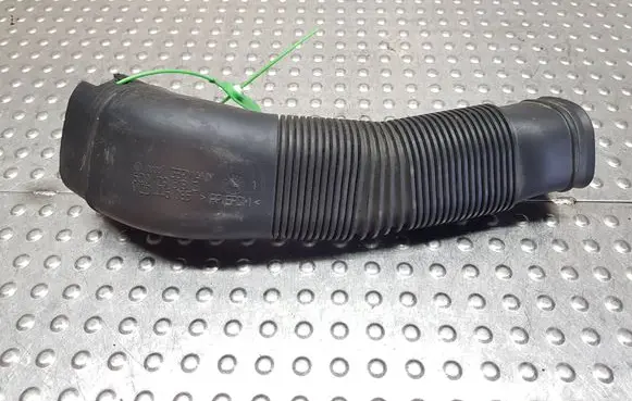 Volkswagen Polo IV 9N3 Air intake hose/pipe S26370529 6Q0129618G