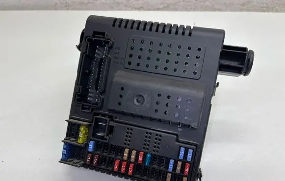 Volvo S60 Fuse module 30728542