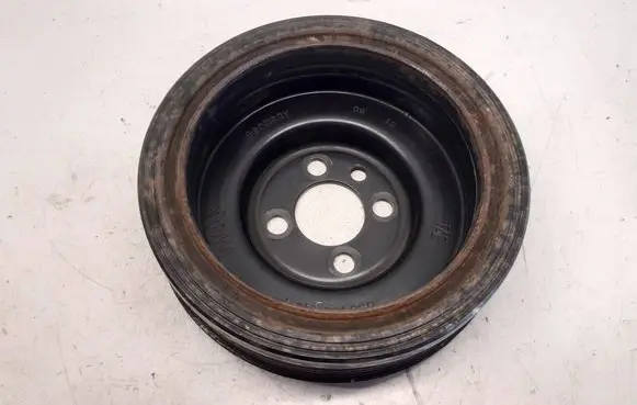 Volkswagen Golf VI Crankshaft pulley 038105243M