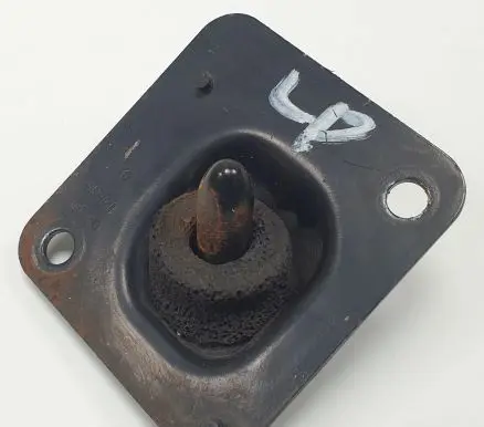 Peugeot 1007 Front door lock loop/hook striker 
