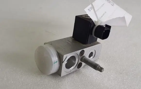 Ford Mustang Mach-E Air conditioning (A/C) expansion valve HL150G3RAA02 TBFLS01D
