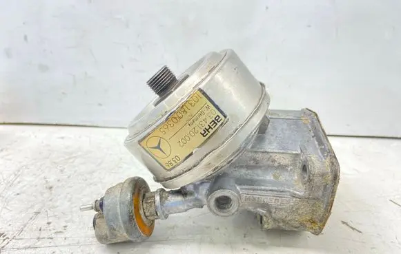 Mercedes-Benz S W126 Oil filter mounting bracket 154102049 A1031800365 1031800365