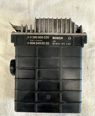 Mercedes-Benz 190 W201 Engine control unit/module 0065450032 A0065450032