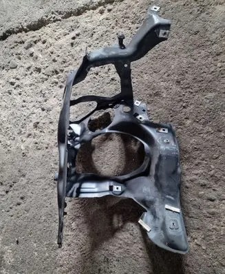 BMW 7 E65 E66 Headlight/headlamp mounting bracket