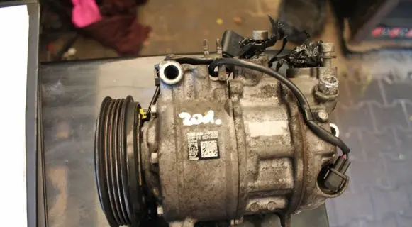 Audi Q7 4M Air conditioning (A/C) compressor (pump) 4M0816803N