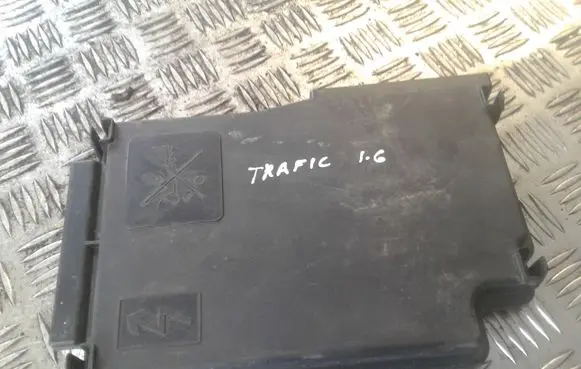 Opel Vivaro Fuse box cover 243121532R