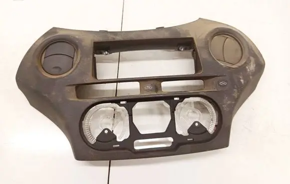 Toyota Yaris Dash center air vent grill 554120D020