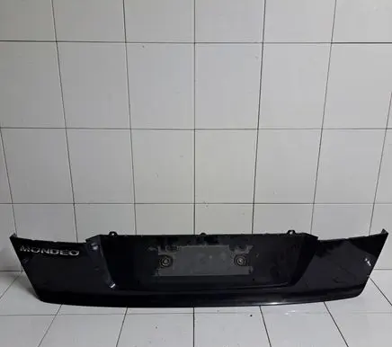 Ford Mondeo MK IV Tailgate trim