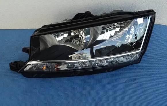 Skoda Fabia Mk3 (NJ) Headlight/headlamp 6V1941015D