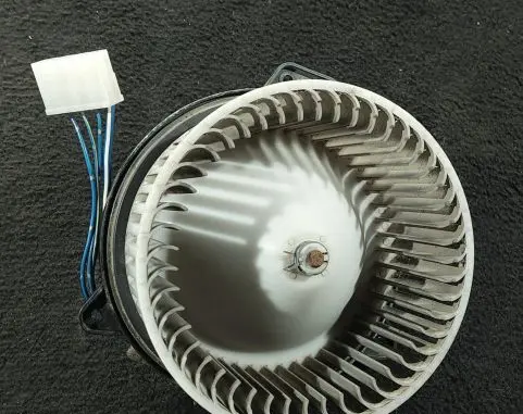 Mazda 323 F Heater fan/blower 894000