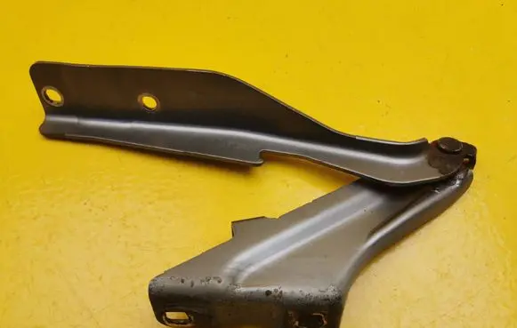 Nissan NP300 Engine bonnet/hood hinges