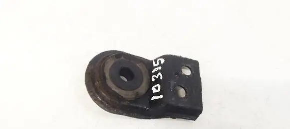 Radiator mount bracket