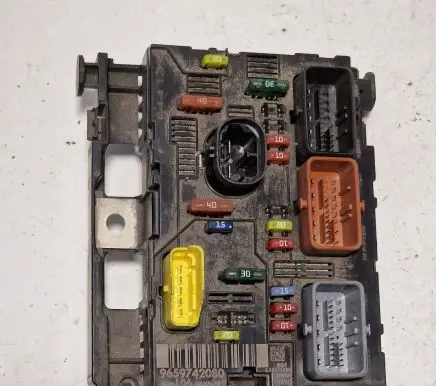 Peugeot 307 BSM Control unit 9659742080 S10138105