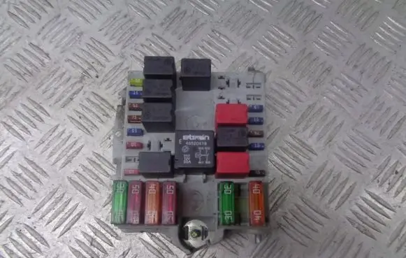 Alfa Romeo 147 Fuse box cover 51742419