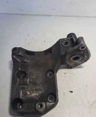 BMW 5 E39 A/C compressor mount bracket 7786194