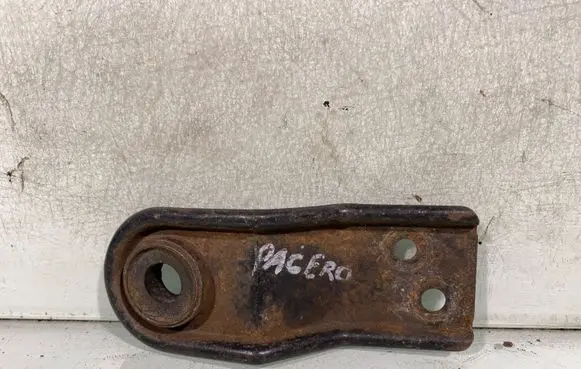 Radiator mount bracket