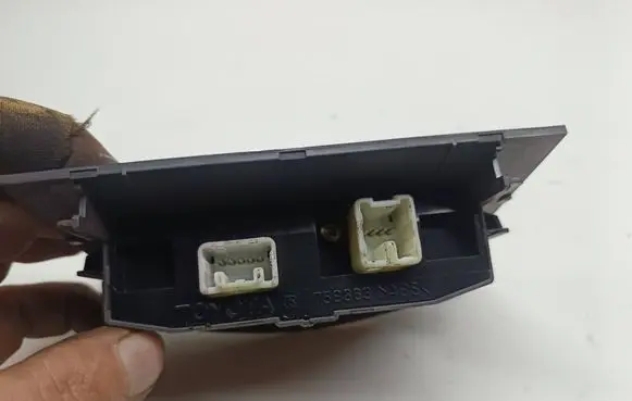 Toyota Prius (XW10) Hazard light switch 758363