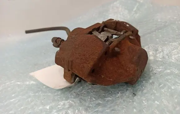 Mercedes-Benz 250 280 C CE W114 Rear brake caliper