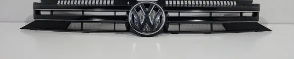 Volkswagen Golf Plus Front bumper upper radiator grill 5M0853653 5M0853651