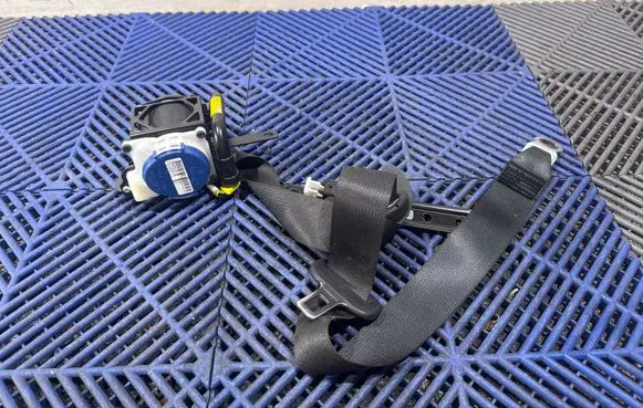 Toyota C-HR I Front seatbelt ADAF018