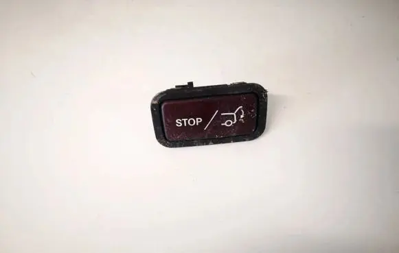 Mercedes-Benz E W212 Tailgate opening switch 2128210651 31020305