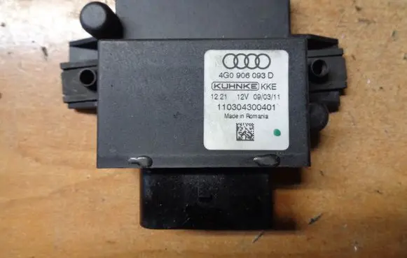 Audi A4 S4 B8 8K Fuel injection pump control unit/module 4G0906093D